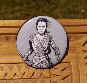 Rey Star Wars Episode IX The Rise of Skywalker 2 1/4" Metal Pin Pinback Button - Picture 1 of 3
