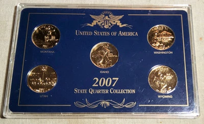 UNITED STATES OF AMERICA 2007 STATE QUARTER COLLECTION GOLD PLATED 5 COIN SET BL - Image 1 of 4