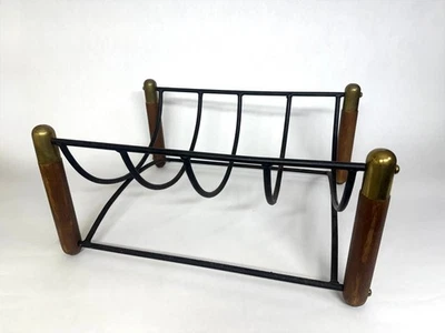 Soporte de cargador de madera de latón de hierro moderno de mediados de siglo para chimenea Foto 1 de 4