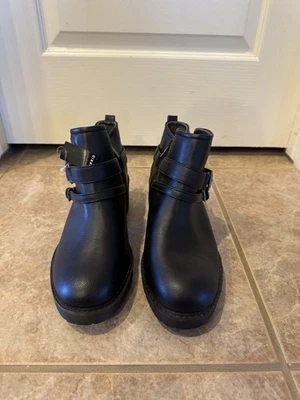 Botas de moto Torrid para mujer con suela negra talla 12 WW negras. Nuevo con etiquetas Foto 1 de 3