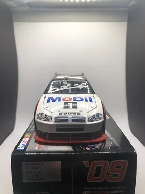 Sam Hornish Jr #77 2009 Mobil One 1:24 (autografiado en persona sin certificado de autenticidad) Foto 1 de 4