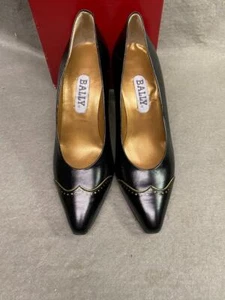 BALLY WOMEN'S BLACK WITH GOLD TRIM PUMP HEEL SHOES SIZE 7 M NOS - Picture 1 of 5
