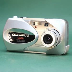 Cámara digital retro Olympus con zoom C-450 prístina y estuche marino ¡baja resolución! - Imagen 1 de 17