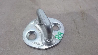 MITSUBISHI OUTLANDER 2021 CERRADURA PUERTA TRASERA DERECHA PESTILLO DELANTERO  Foto 1 de 4