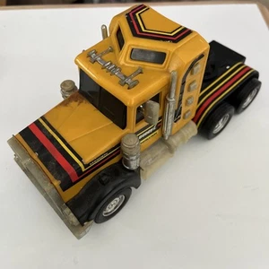 1993 Buddy L Yellow Kenworth Semi. 8.5” Long. Non Working Lights And Sounds. - Picture 1 of 6