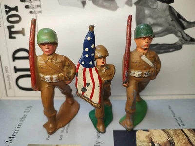 Manoil WW11 Flagbearer & Soldiers Lpt - Image 1 of 2