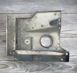 87-01 Jeep Cherokee XJ Right Side Radiator Baffle 4.0L - Picture 1 of 5