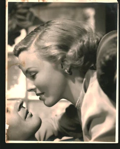 Foto Publicitaria Anna Lee Abrazo Romántico GRANDE 11x14 FOTO REAL AÑOS 50 - Imagen 1 de 1