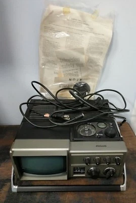 Vintage Philco Black And Whte TV FM/AM Radio Model B225QSL Portable W Box A1-A1 - Image 1 of 4