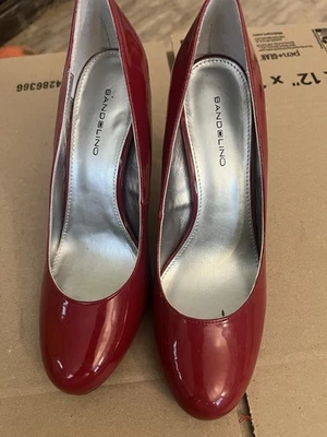 Bandolino 9.5M Red Patent Classic Pumps 4 Inch Stiletto Heels And Round Toe - Image 1 of 4