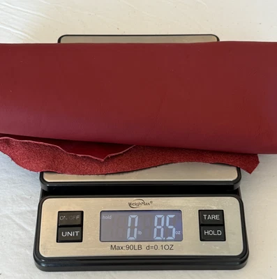 CHATARRA DE TAPICERÍA DE CUERO 8,5 OZ ROJO GRANATE GRANO COMPLETO REMANENTE GENUINO 1 mm ARTESANÍA Foto 1 de 4