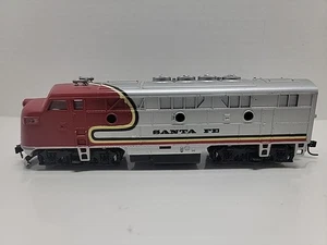 Untested Model Power Ho Scale Santa Fe Diesel Locomotive, Red & Silver Hong Kong - Picture 1 of 8