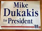 Panneau de campagne vintage 1988 MIKE DUKAKIS - course à la présidence 26" x 19"