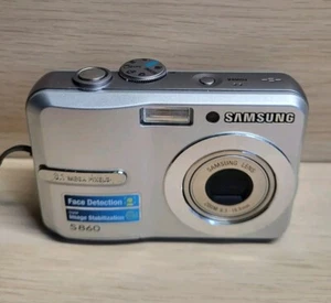 Samsung S Series S860 8.1MP Digital Camera | Silver - Picture 1 of 6