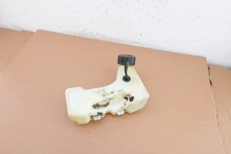 Dolmar MS-27 C Recortadora de cuerdas OEM Tanque de combustible Foto 1 de 4