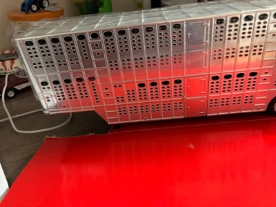 NEW RAY  NEW SILVER LIVESTOCK TRAILER, NO PACKAGING # B 357 - Image 1 of 3