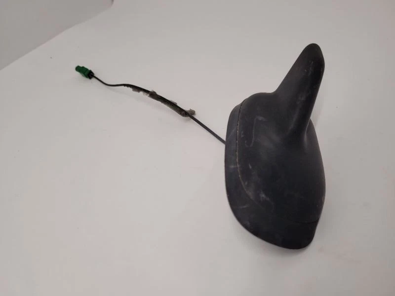 ANTENA MONTADA EN TECHO VOLKSWAGEN JETTA 2011-2018  Foto 1 de 4