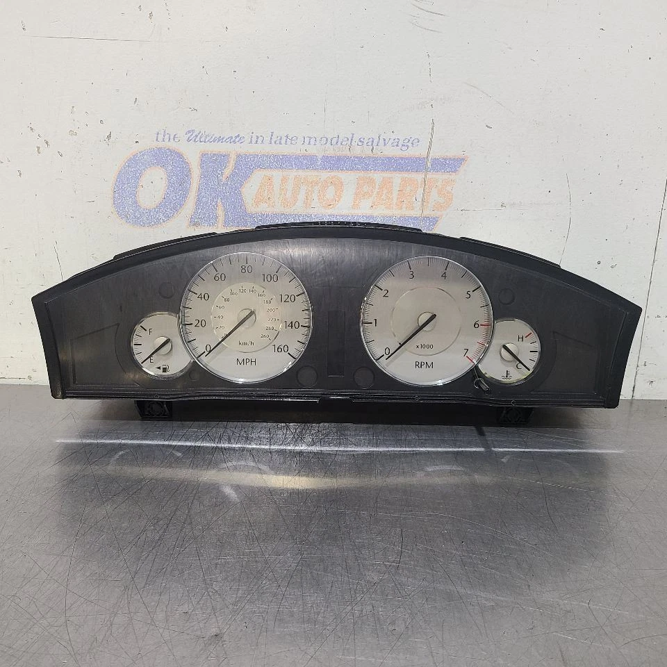 Chrysler 300 2009 5,7 L Heritage velocímetro cuadro de instrumentos  Foto 1 de 4