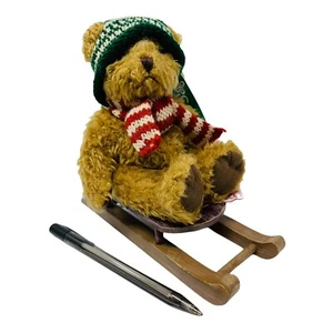 Russ Peluche Alpine Lodge Trineos Oso de Peluche en 7" Trineo Tejido Sombrero Bufanda #4671 - Imagen 1 de 11