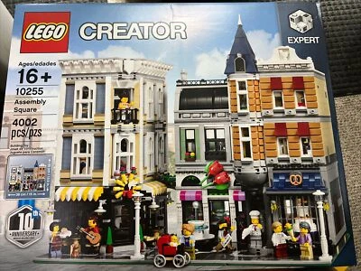 Lego Creator Expert Assembly Square 10255 Building Retired New box sealed - Image 1 of 4