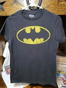 DC Comics Batman Basic Distressed Classic Logo T-Shirt Small Black - Picture 1 of 4