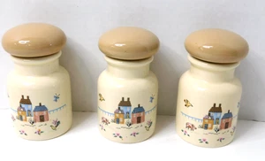 International Heartland Spice Jars Houses Farmyard Set of 3 Stoneware Disc'd - Picture 1 of 8