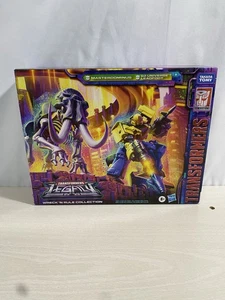 Transformers Legacy Wreck 'N Rule G2 Universe Leadfoot y Masterdominus en mano - Imagen 1 de 6