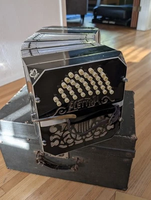 Elettra BANDONEÓN con Estuche Original Partituras Procedencia De Colección Antiguo  Foto 1 de 4