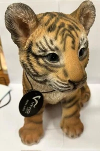 Tiger Cub Sitting Vivid Arts Highly Detailed Home Or Garden Decoration-NO BOX - Picture 1 of 3