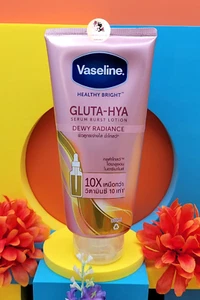 Vaseline Healthy Bright Gluta HYA Serum Burst Lotion Dewy Radiance 300ml Sealed - Picture 1 of 10