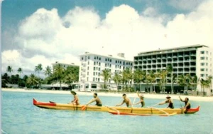 1950s Hawaii Postcard Nani Li'i HI Outrigger Off Waikiki Canoe to Exciting Surf - Picture 1 of 2