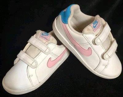 Zapatillas Nike Infantiles Talla 9.5 Azul/Blanco con Logo Rosa Foto 1 de 4