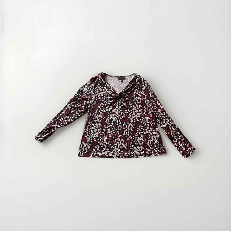 Top para mujer Dana Buchman grande escote recogido estampado animal rico color vino Foto 1 de 2