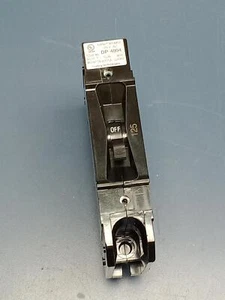 Disyuntor de montaje en panel Schneider Electric 865-DCBRK-125 125 amperios 125 VDC - Imagen 1 de 7