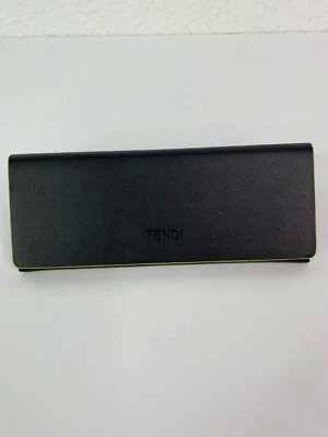 Estuche para gafas de sol FENDI mediano negro forro color melocotón ver video Foto 1 de 4