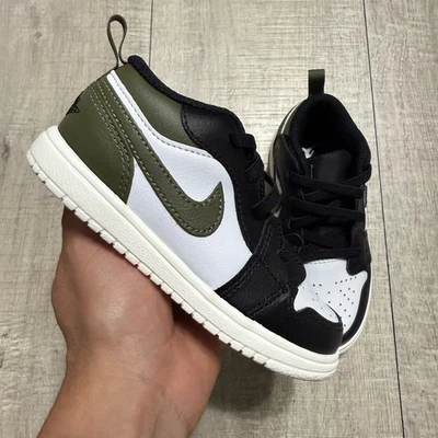 Nike Air Jordan 1 Low Alt negro/blanco-medio oliva-vela DR9747 092 T9C para niños pequeños Foto 1 de 4