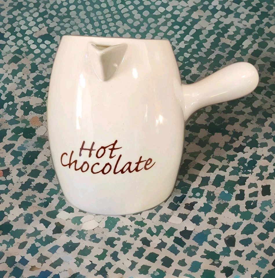 Jarra de chocolate caliente de cerámica Bonjour con mango  Foto 1 de 4