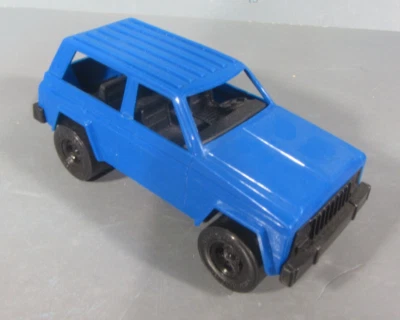 Vintage Tootsie Toy Strombecker Blue Jeep Cherokee 4x4 Made in USA - Image 1 of 4