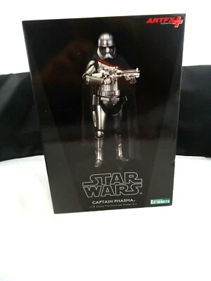 Kit modelo pré-pintado Star Wars ArtFx+!/10 escala Captain Phasma Kotobukiya 2017 - Imagem 1 de 4