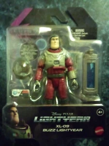 Figura Disney Pixar Lightyear 2022 Buzz Lightyear XL-09 grado cristal Mattel NUEVA - Imagen 1 de 2