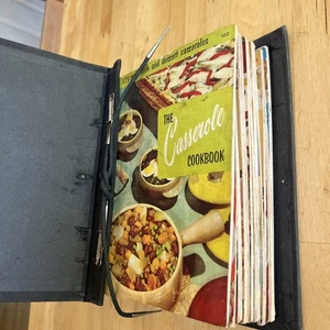 Vintage 50s Cookbooks Culinary Arts Institute Custom Bound Cooking Magic 11 Book - Imagen 1 de 15