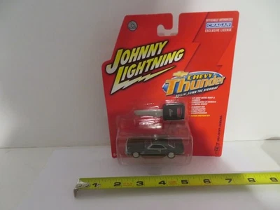 Johnny Lightning Chevy Thunder #16 1968 Chevy Camaro Green 2005 MOC - Image 1 of 4