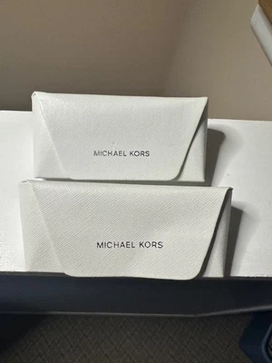 Estuche suave para gafas de sol Michael Kors tamaño regular Foto 1 de 2