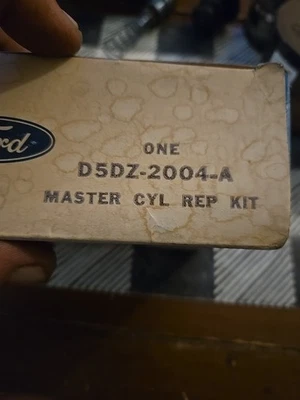 Kit de reparación de cilindro maestro Ford Maverick Granada 1975 D5DZ-2004-A fabricante original Foto 1 de 3