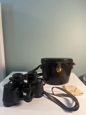 Vintage Carl Zeiss 8x30 (Oberkochen, West Germany, serial #798592) Case & Cloth - Image 1 of 4