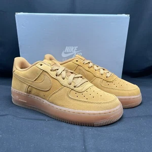 Nike Air Force 1 Low LV8 GS Wheat 2019 Size 6Y US (Watch Video) Light Brown Gum - Picture 1 of 2