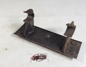 HONDA ATC (ATC 125) OEM Seat bracket mount rear fender hinge assy - Bild 1 von 4