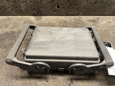 Fuse Box Engine ID 84075773 Fits 14-17 SILVERADO 1500 PICKUP 2052500 Foto 1 de 4