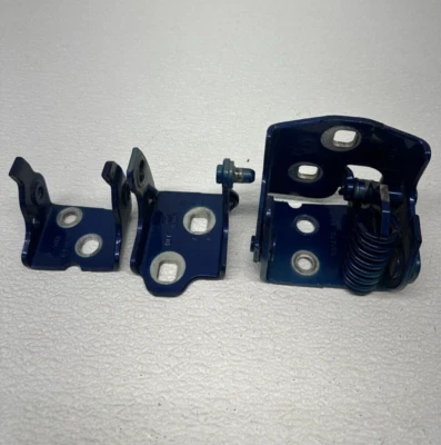 2007-2013 GMC SIERRA 1500 SLE 5.3L AT DRIVER LEFT REAR DOOR HINGE OEM 242098 - Image 1 of 4