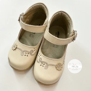 ANDANENES Girl Toddler Shoes IVORY Size 8 - Picture 1 of 10